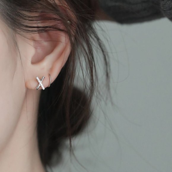 925 Sterling Silver Criss Cross Stud Earrings X-Shaped Cross Earrings - Picture 3 of 9